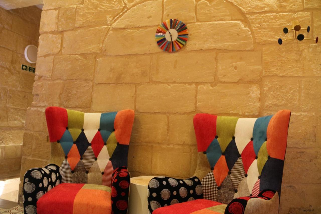 Malta'S Naughtiest Cabaret Apartment Il-Furjana Exterior photo
