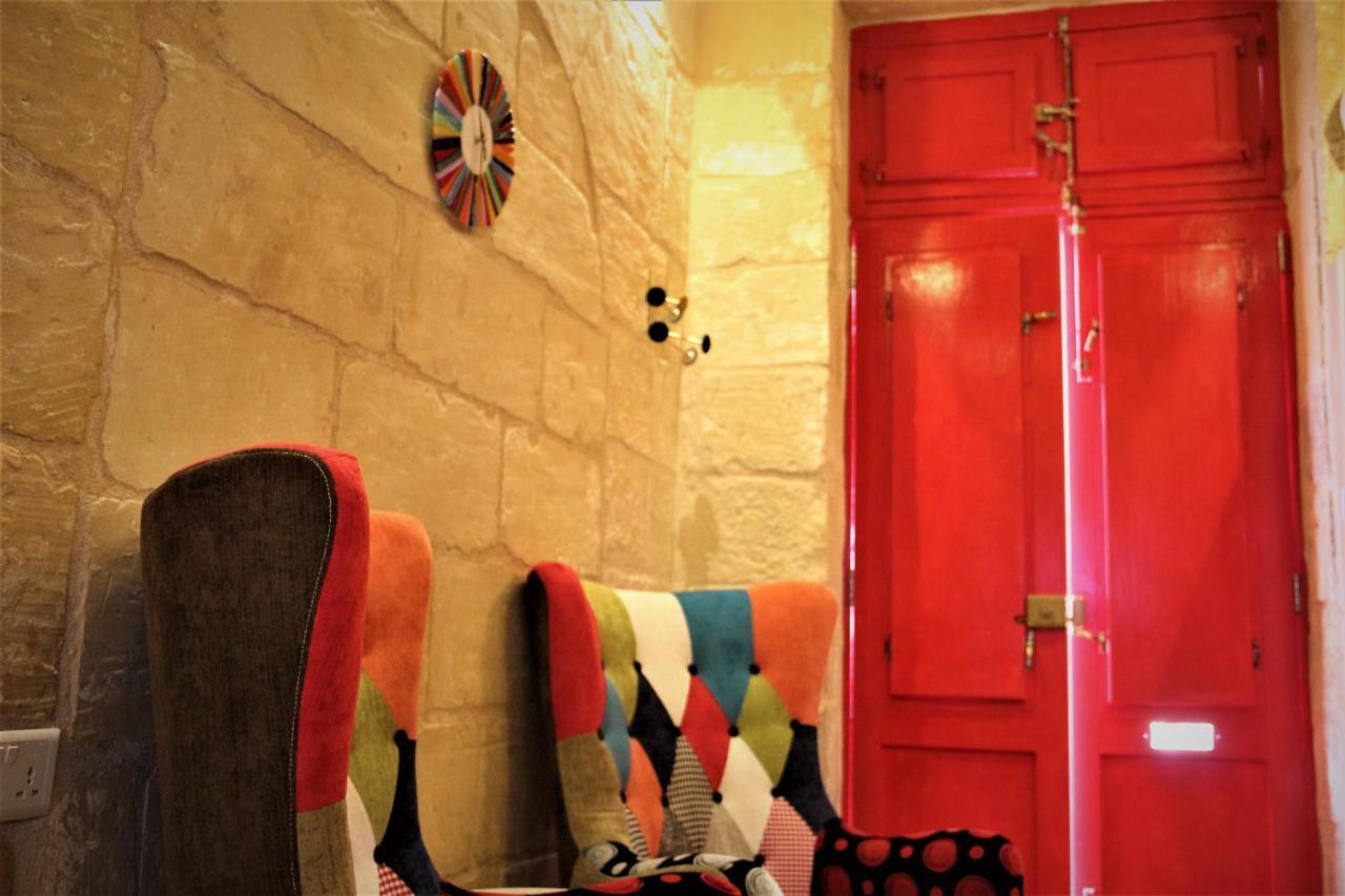 Malta'S Naughtiest Cabaret Apartment Il-Furjana Exterior photo