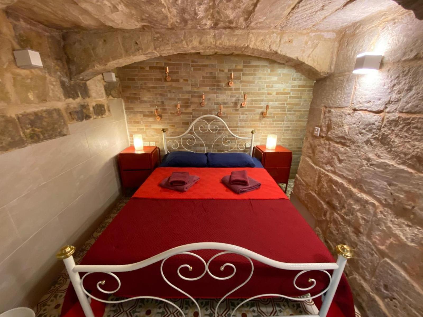 Malta'S Naughtiest Cabaret Apartment Il-Furjana Exterior photo