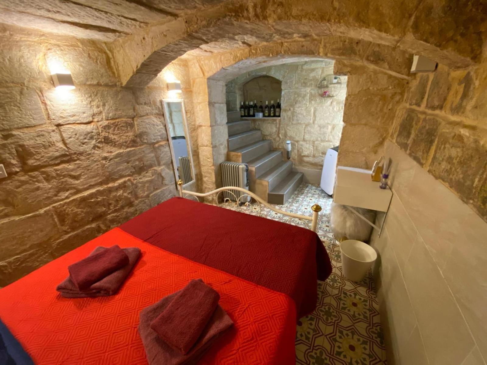 Malta'S Naughtiest Cabaret Apartment Il-Furjana Exterior photo