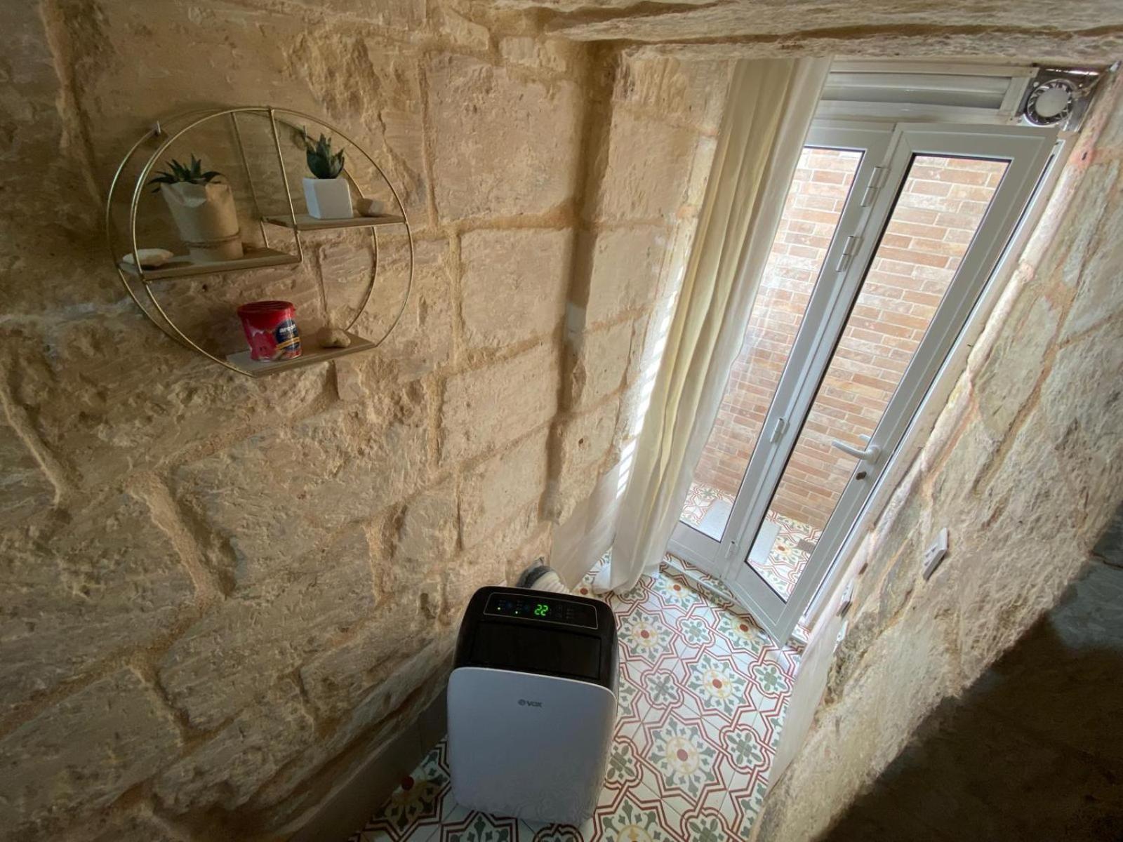 Malta'S Naughtiest Cabaret Apartment Il-Furjana Exterior photo